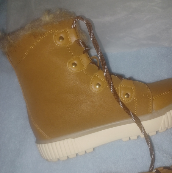 Journee Collection Comfort Foam boot Sz10 - Picture 3 of 8